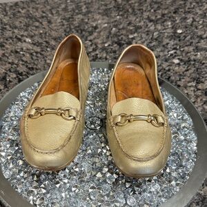 Born Loafer driving moccasin gold metallic 7.5